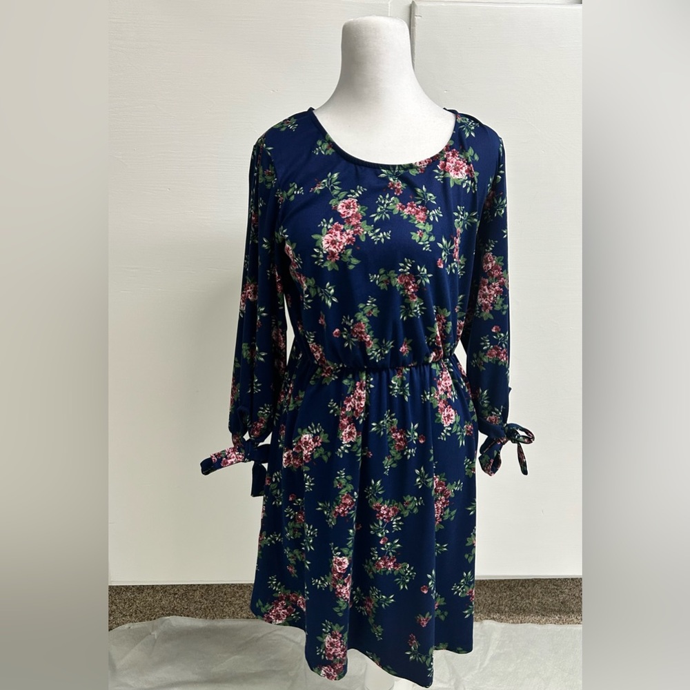 French Grey Brand long sleeved dress size Large